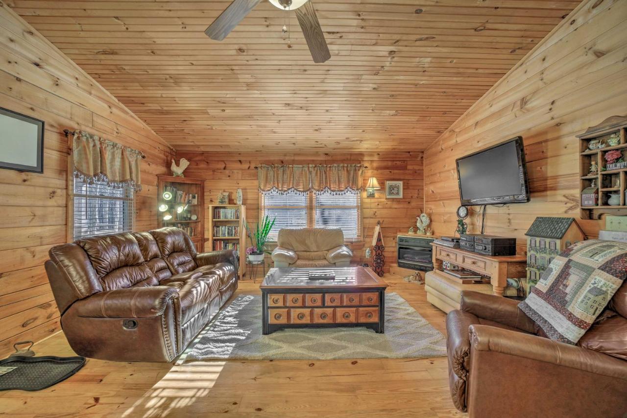 Franklin Cabin With Porch Near Hiking And Waterfalls! Kültér fotó