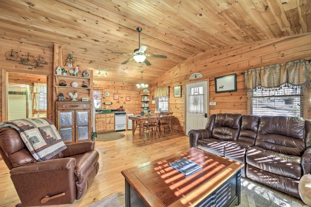 Franklin Cabin With Porch Near Hiking And Waterfalls! Kültér fotó
